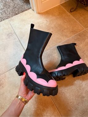 RATE Pink & Black Boot